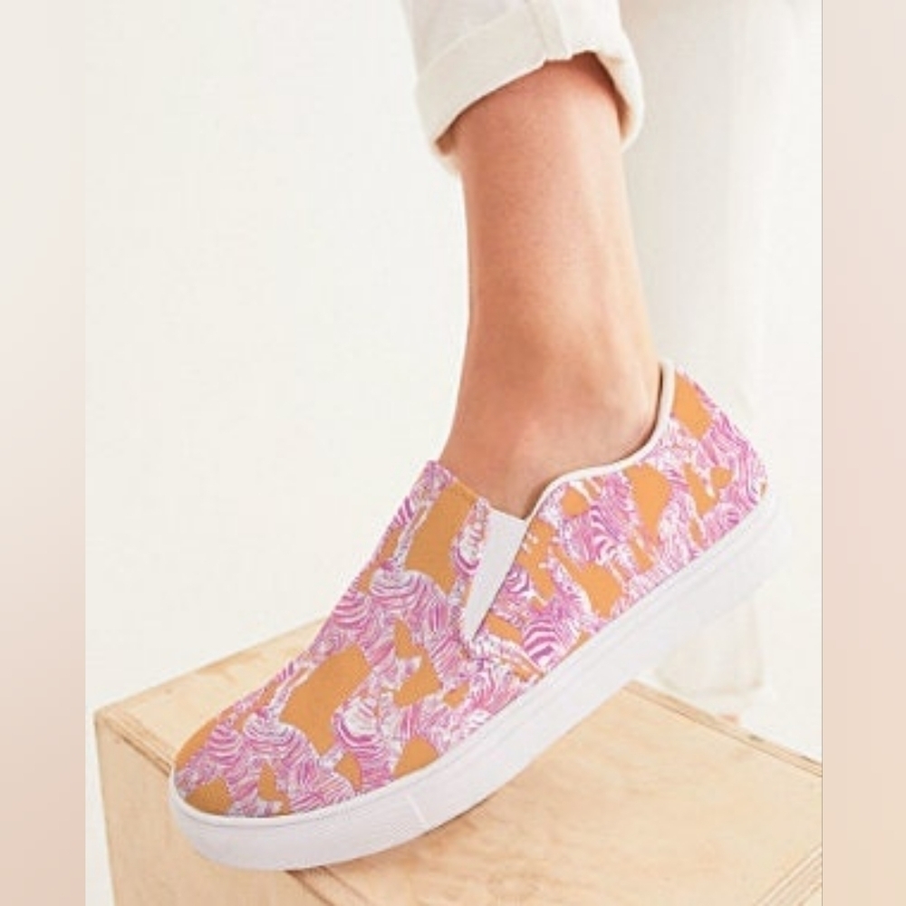 Leo & Teddy Pink And Orange Slip On Canvas Shoes Women's Size 5.